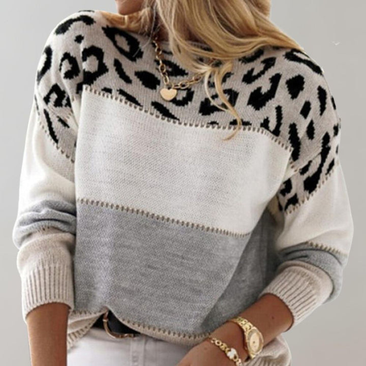 Delphine - Leopard Elegance Sweater
