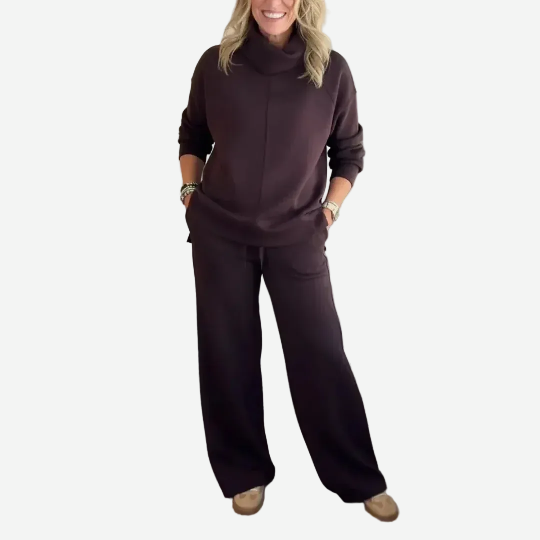 Evelyne - Two-Piece Travel Set with Turtleneck