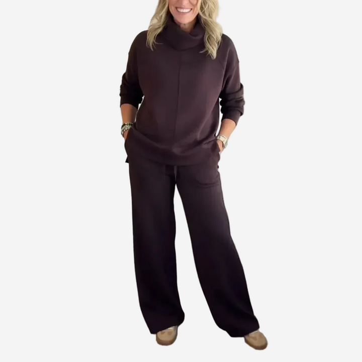 Evelyne - Two-Piece Travel Set with Turtleneck