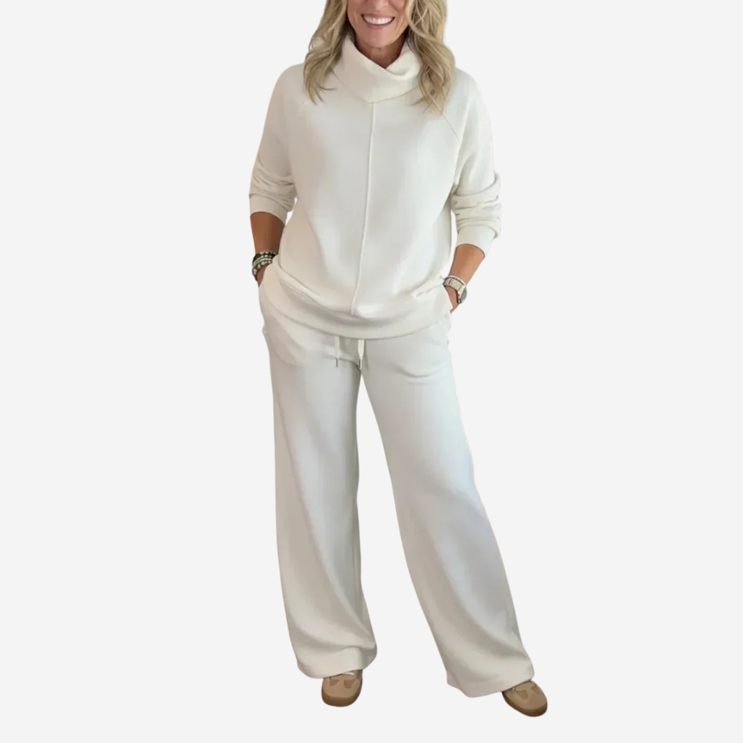 Evelyne - Two-Piece Travel Set with Turtleneck