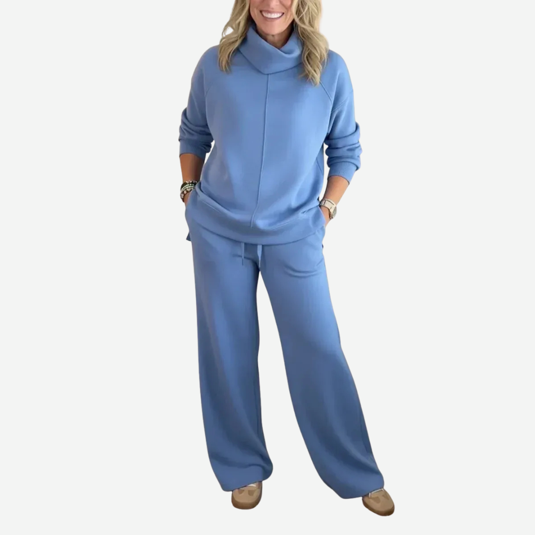 Evelyne - Two-Piece Travel Set with Turtleneck